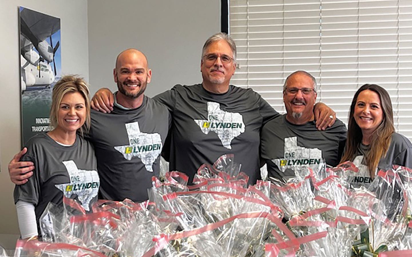 Lynden Texas team builds customer baskets