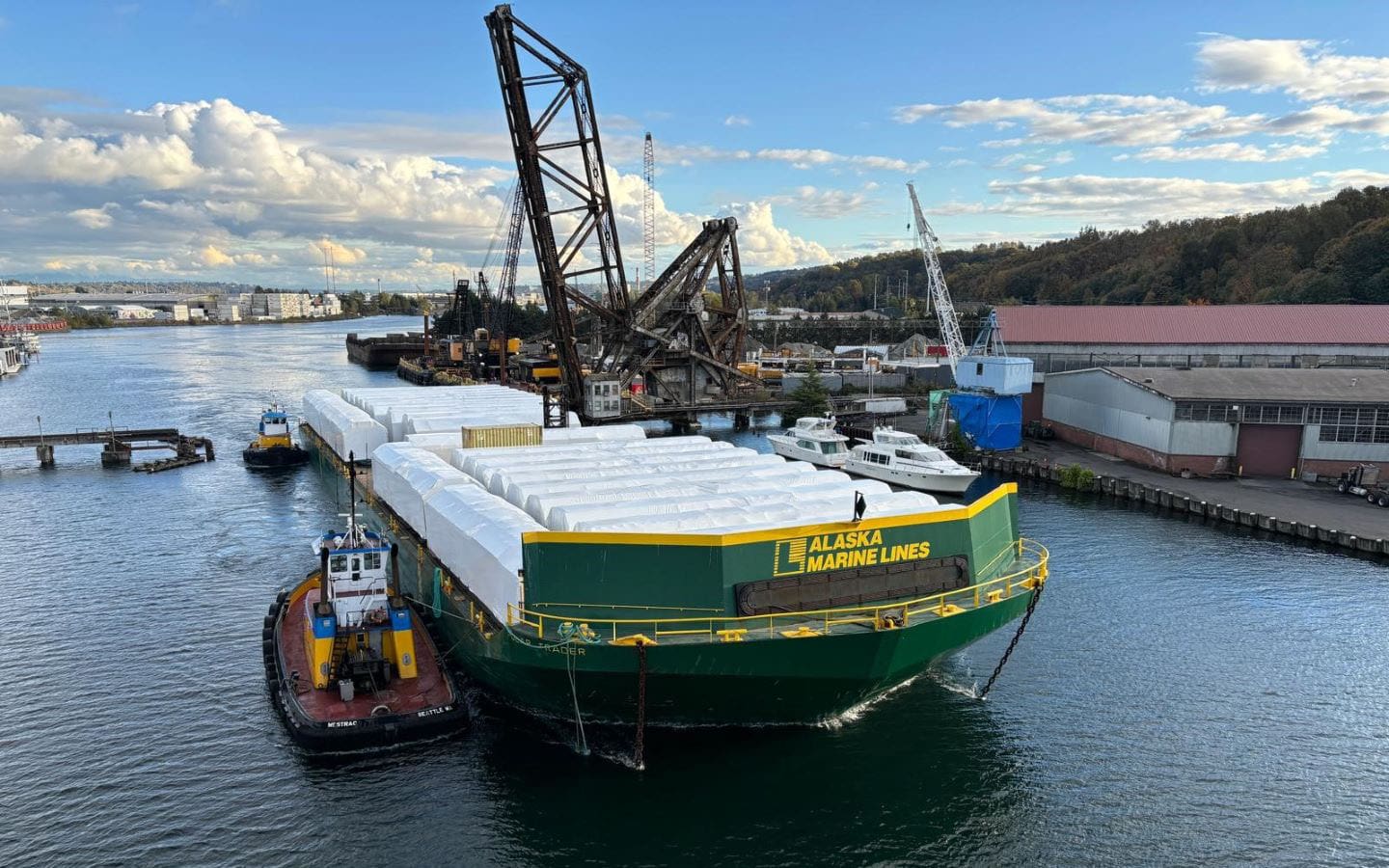 Alaska Marine Lines shipping modular units to Maui for FEMA project