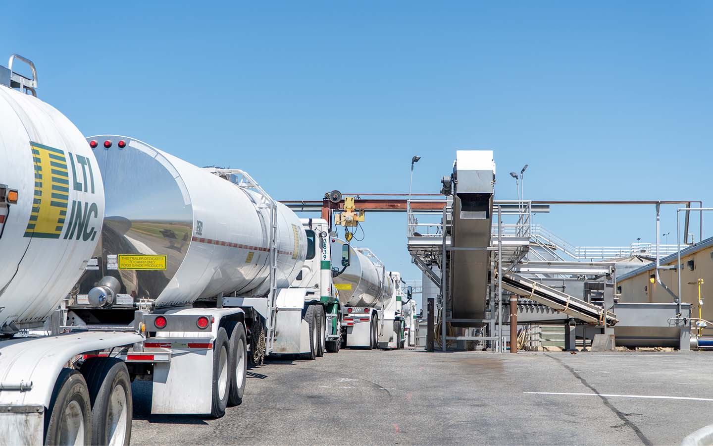 Trucking bulk food grade commodities